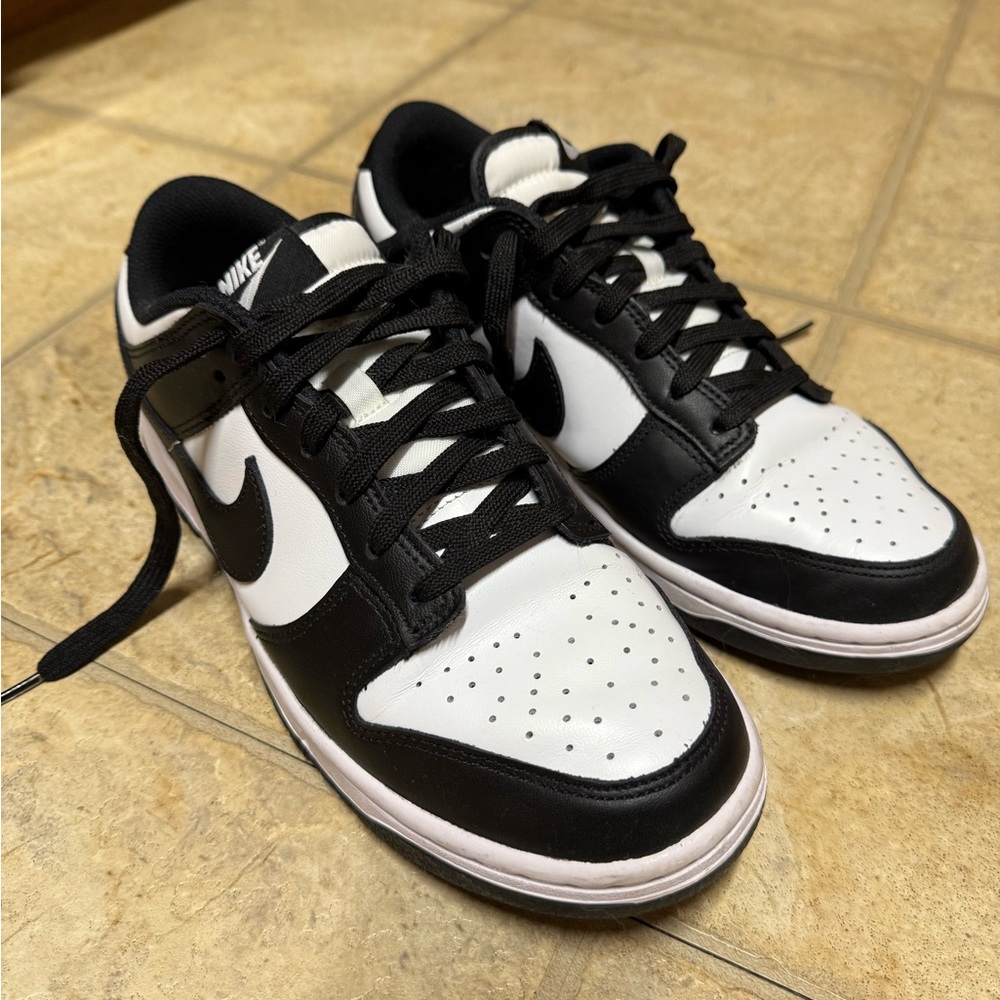 Nike Women’s Dunk Low Sneaker